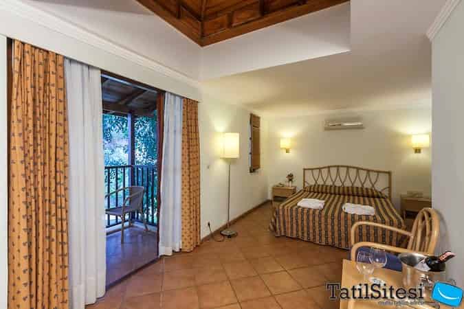 Majesty Club La Mer Art 