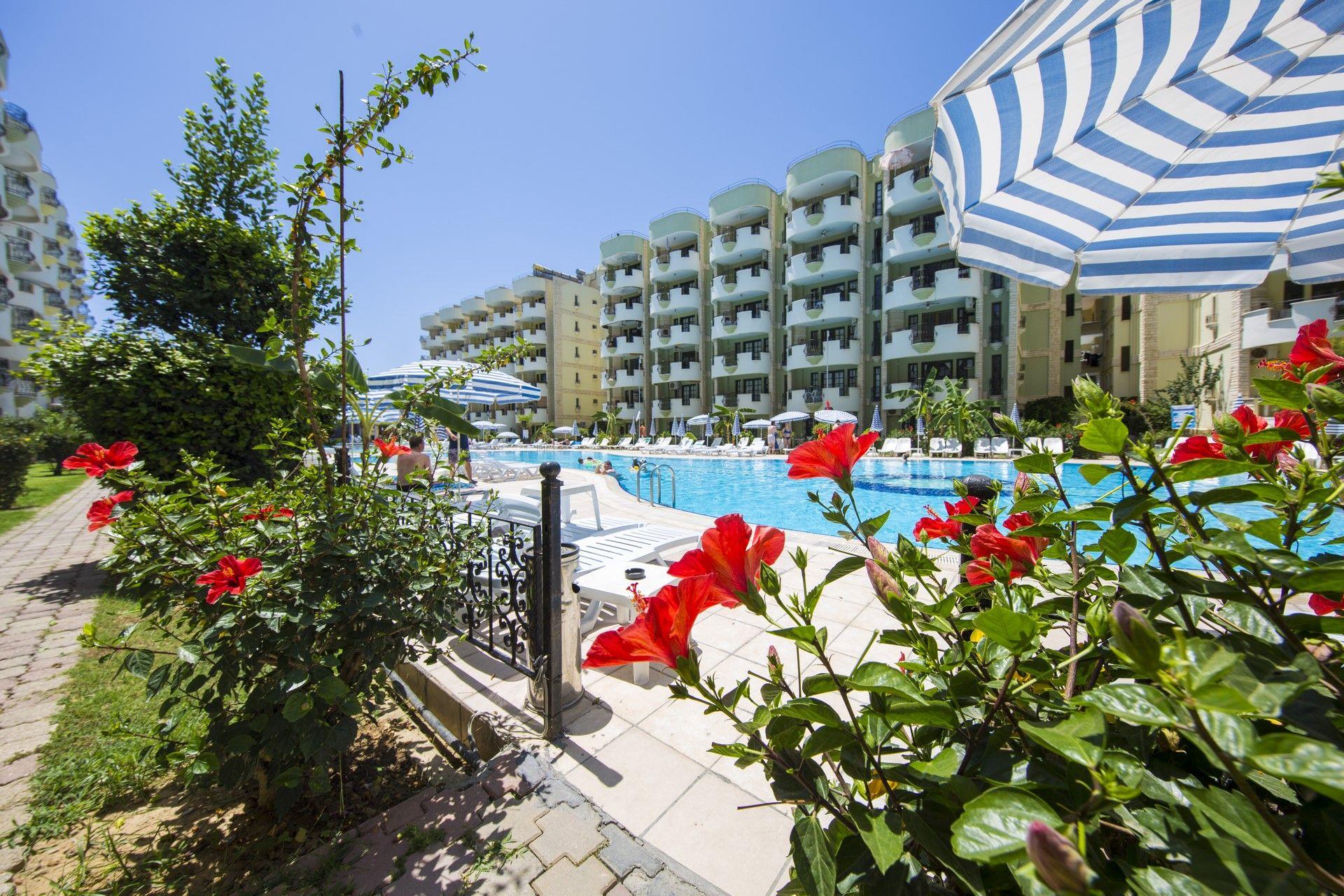 May Garden Club Hotel