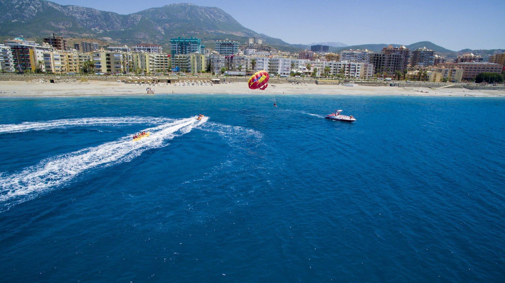 May Garden Club Hotel