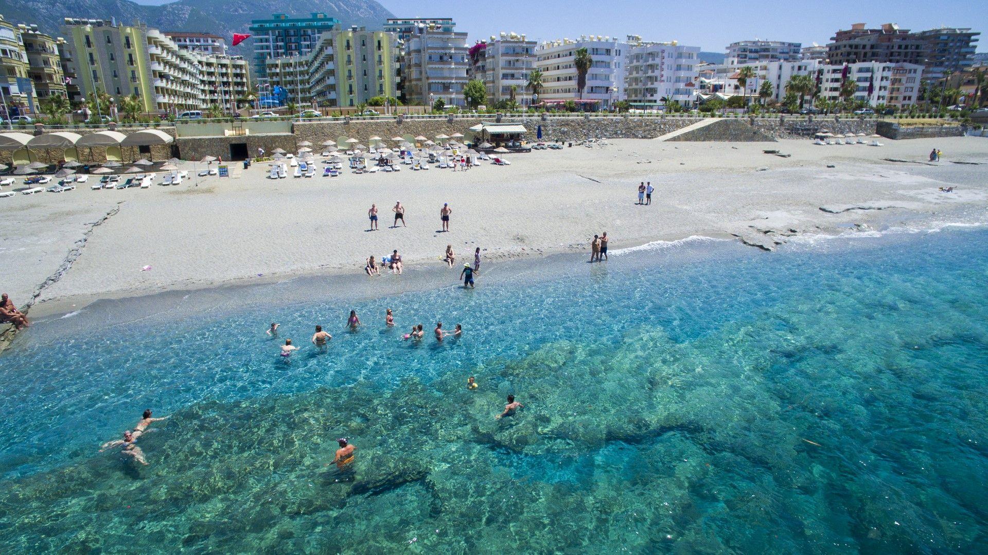 May Garden Club Hotel