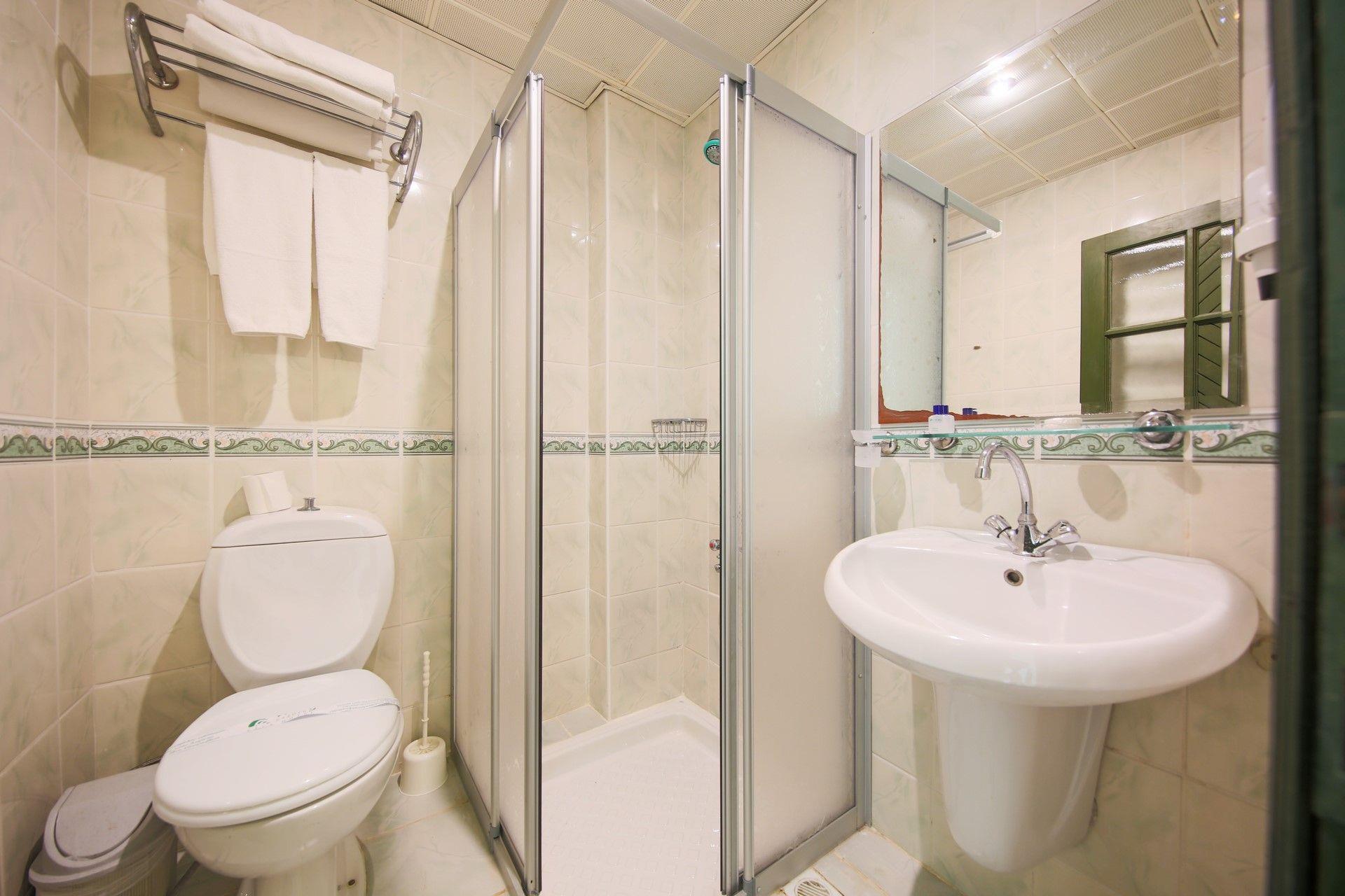 May Garden Club Hotel