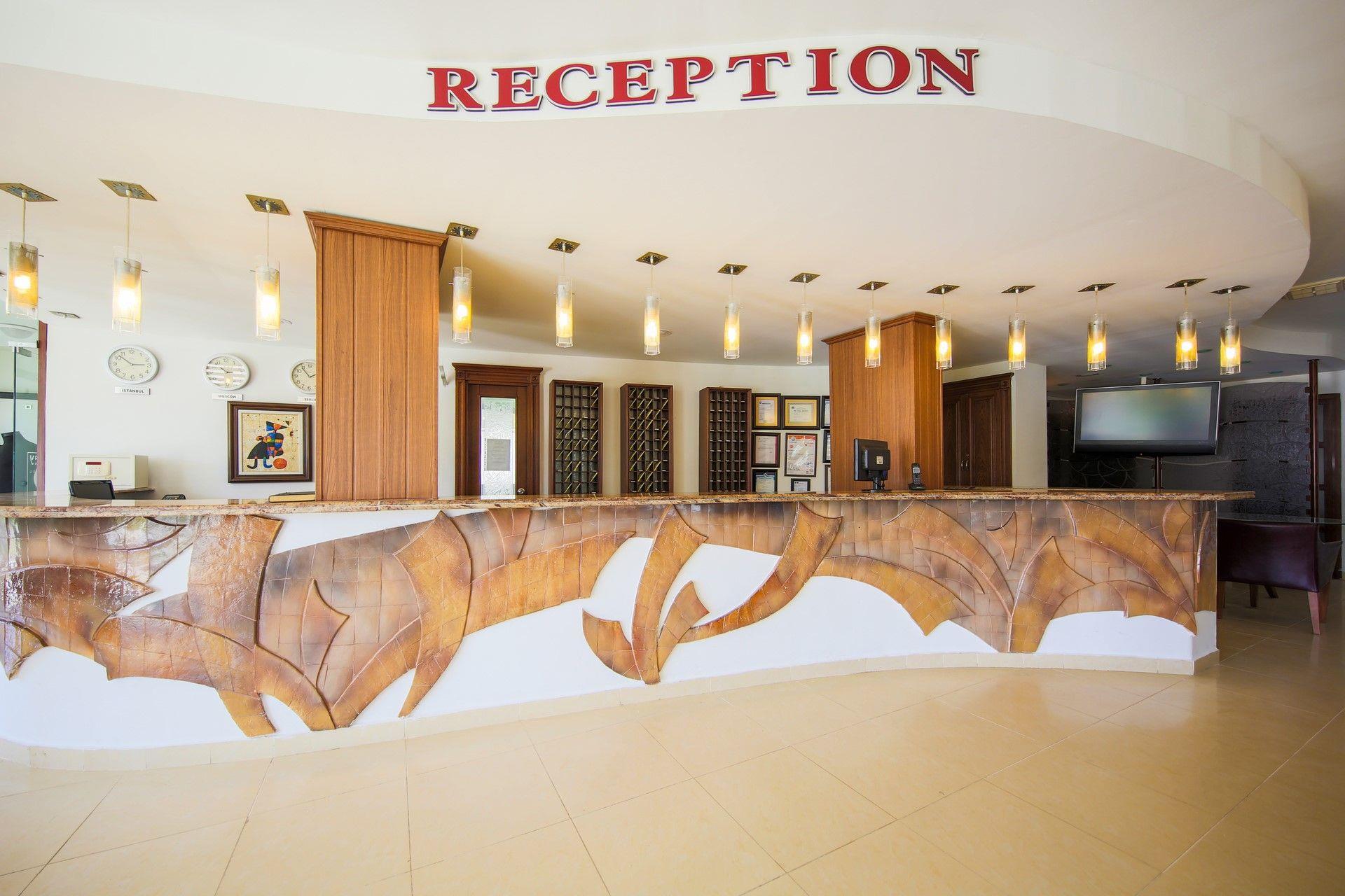 May Garden Club Hotel