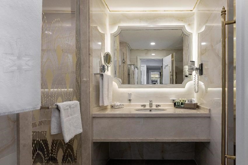 Merit Crystal Cove Hotel & Spa