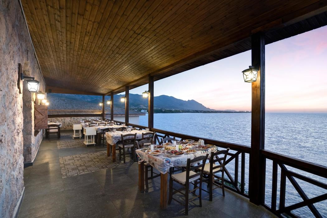 Merit Park Hotel & Spa