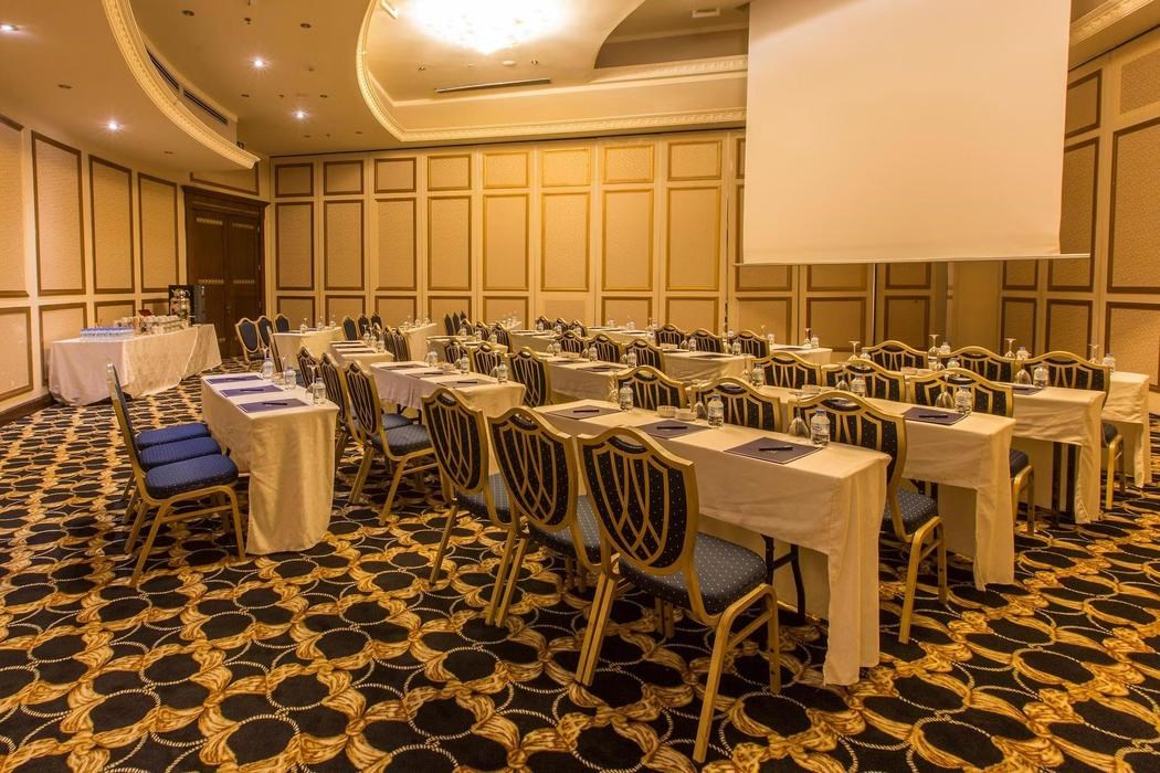 Merit Park Hotel & Spa