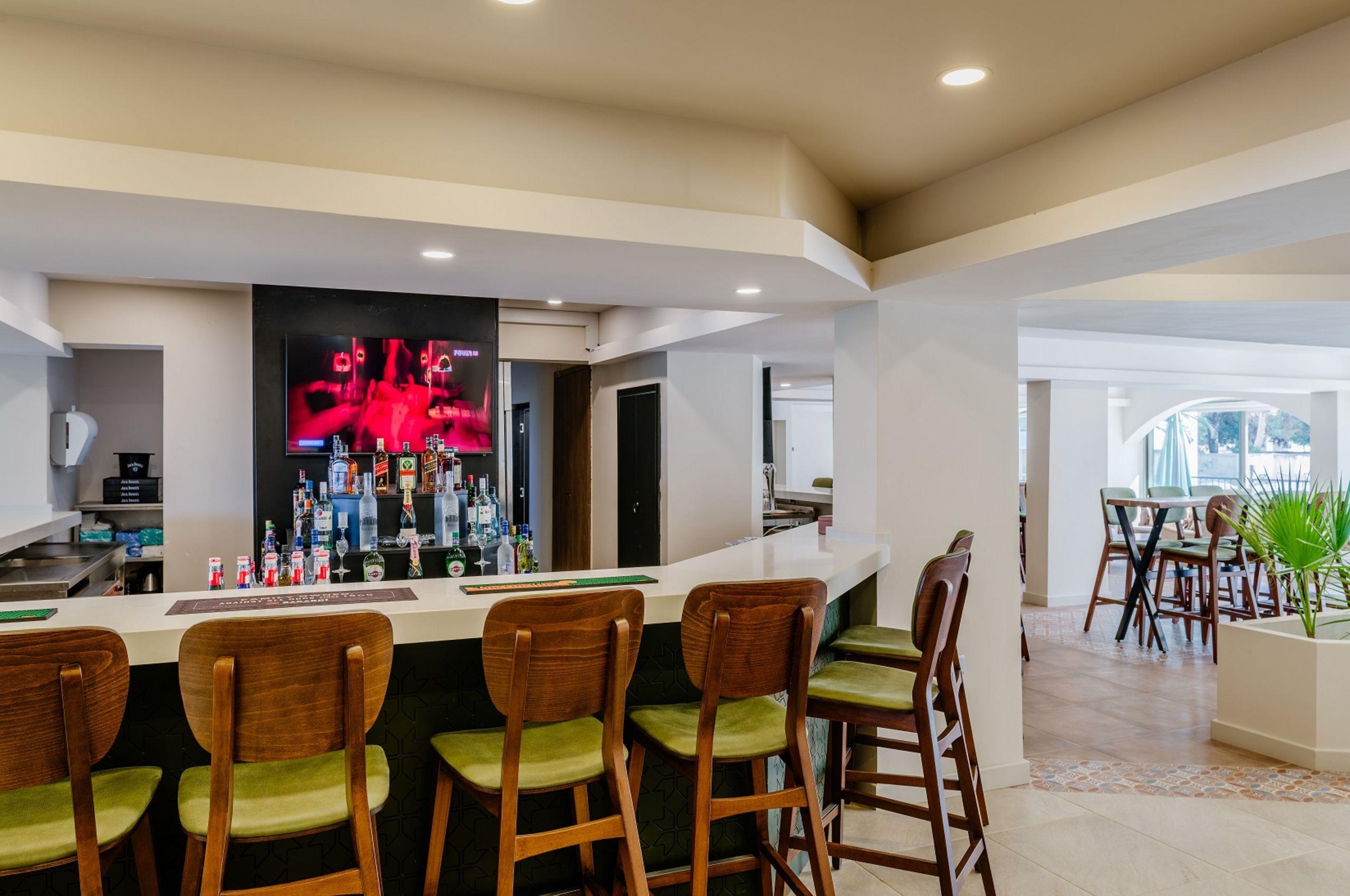 Olivia Palm Boutiqeu Hotel