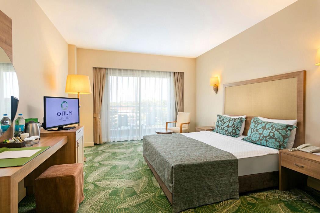 Otium Eco Club Side