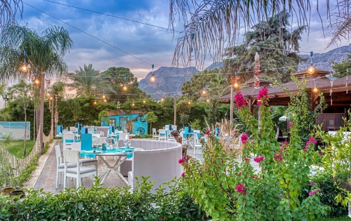 Otium Hotel Life (Seven Seas Hotel Life)