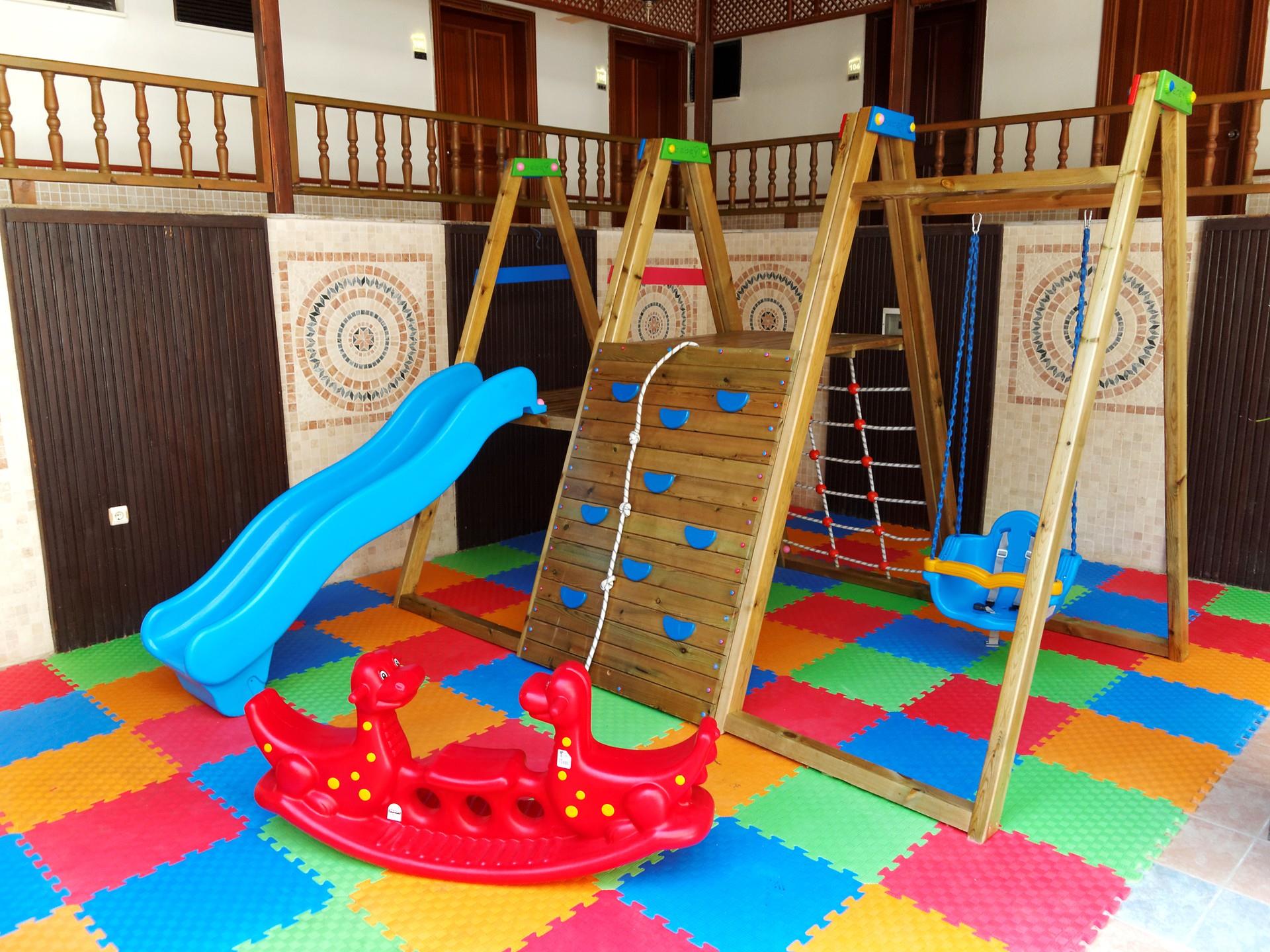 Özcan Beach Hotel Turunç