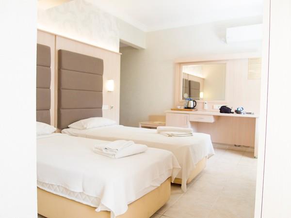 Özcan Beach Hotel Turunç