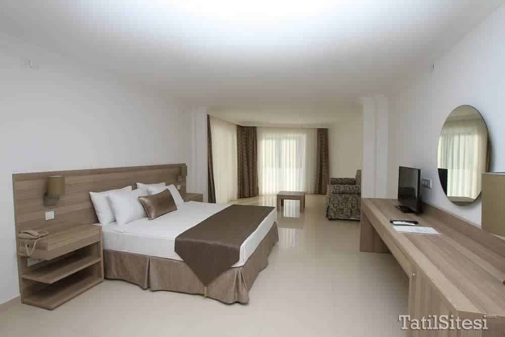 Palm Bay Beach Hotel