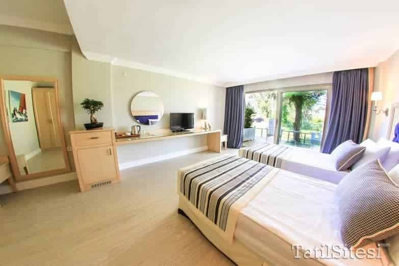 Palm Bay Beach Hotel