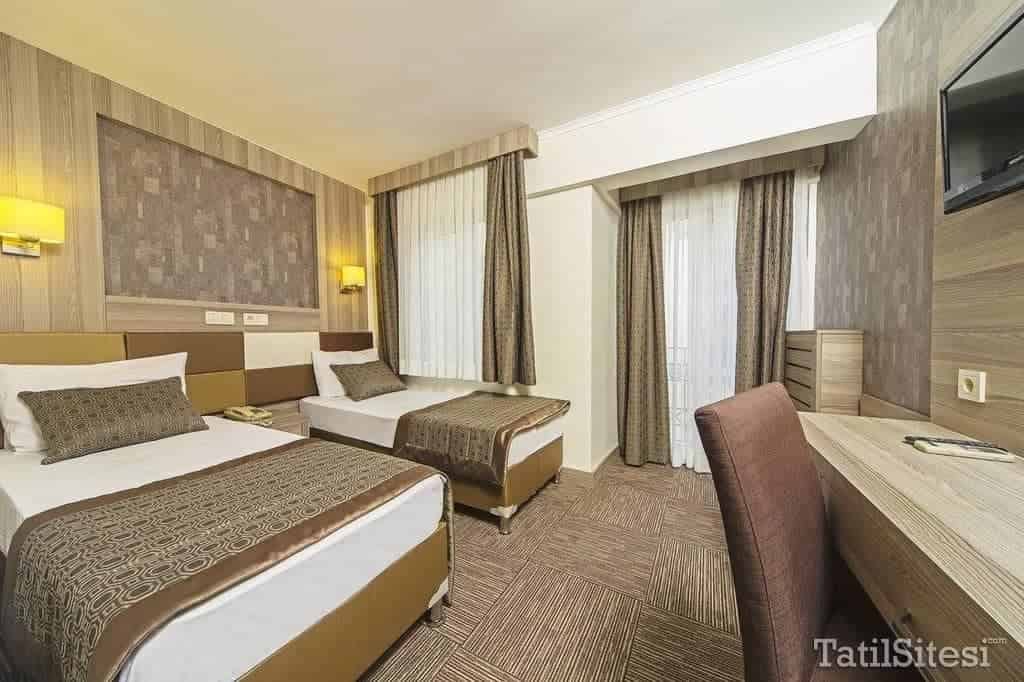 Pera Arya Hotel