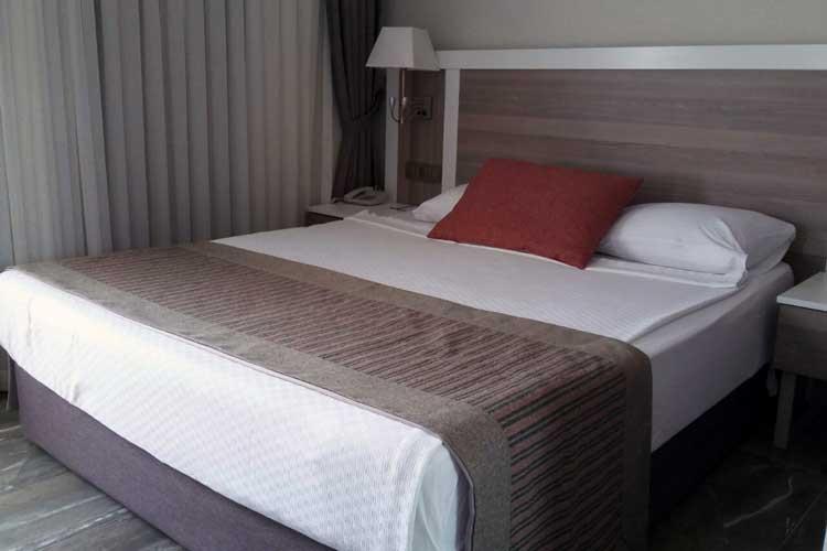 Port River Hotel & Spa