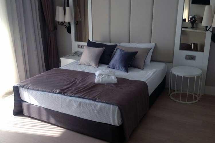 Port River Hotel & Spa