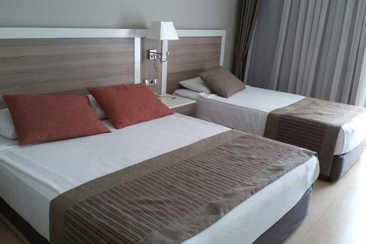 Port River Hotel & Spa