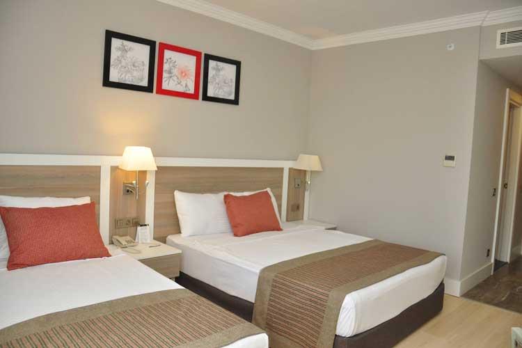 Port River Hotel & Spa