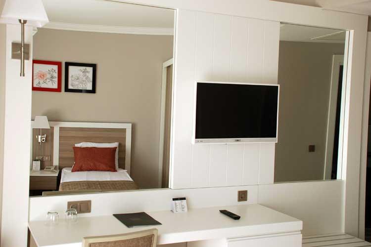 Port River Hotel & Spa