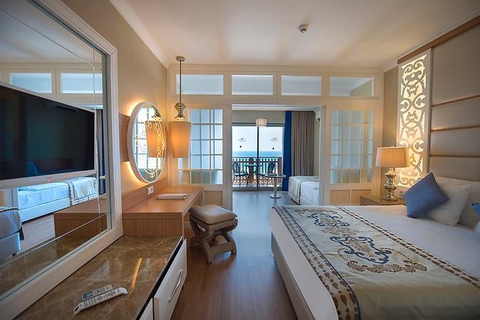 Quattro Beach Spa & Resort Hotel