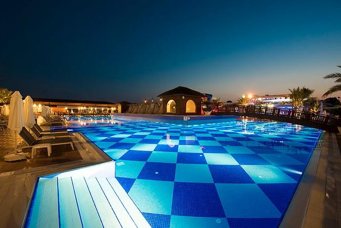 Quattro Beach Spa & Resort Hotel
