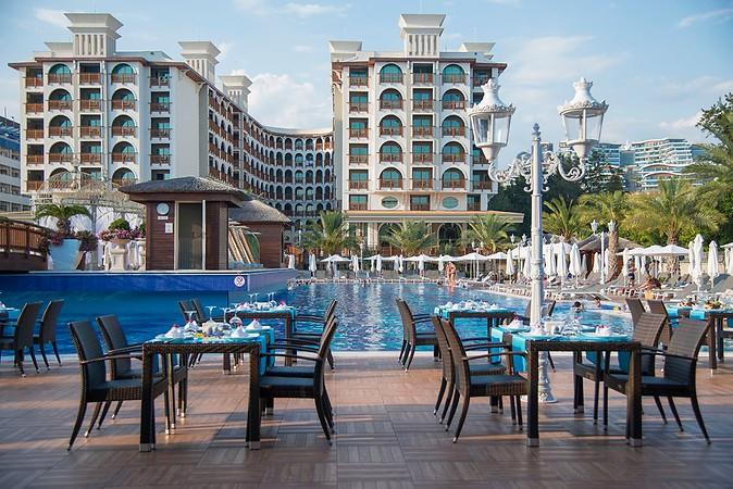 Quattro Beach Spa & Resort Hotel