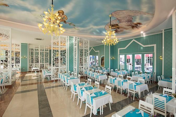 Quattro Beach Spa & Resort Hotel