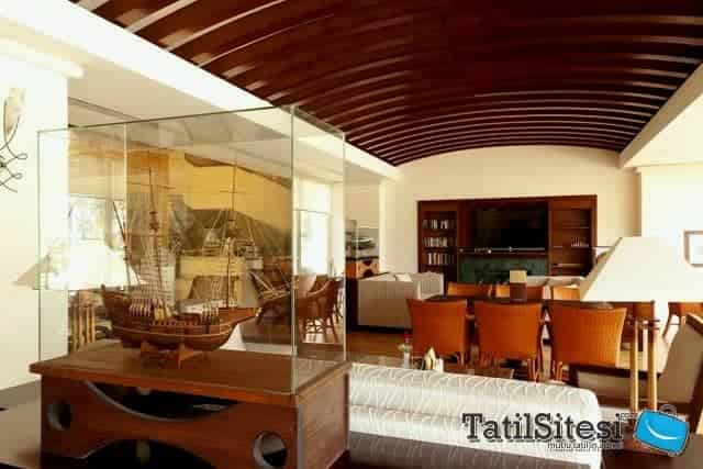 Queens Park Turkiz Kemer