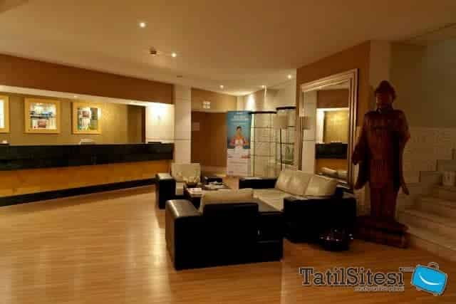 Queens Park Turkiz Kemer