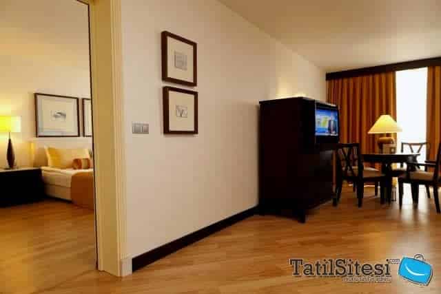 Queens Park Turkiz Kemer