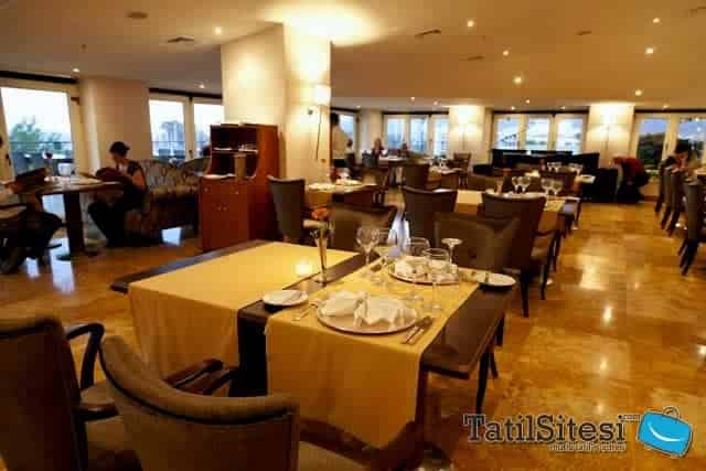 Queens Park Turkiz Kemer