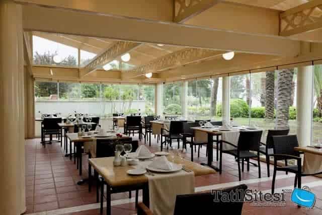 Queens Park Turkiz Kemer