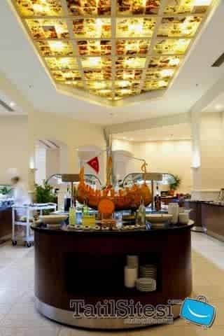 Queens Park Turkiz Kemer