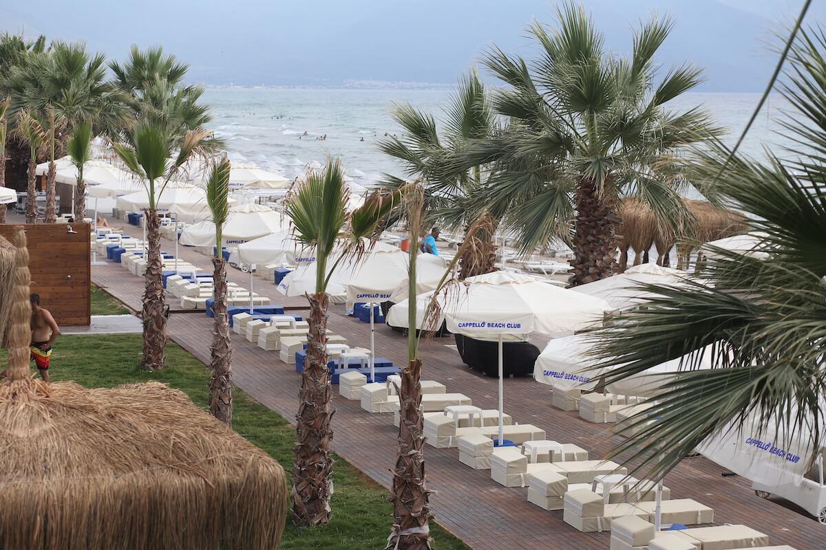 Risus Aqua Beach Resort Hotel