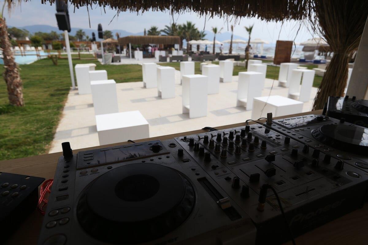 Risus Aqua Beach Resort Hotel