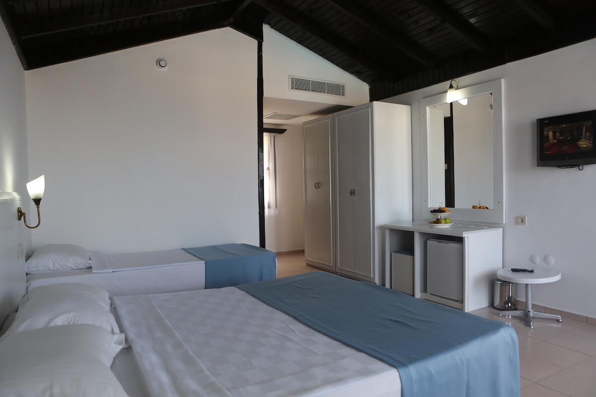 Risus Aqua Beach Resort Hotel