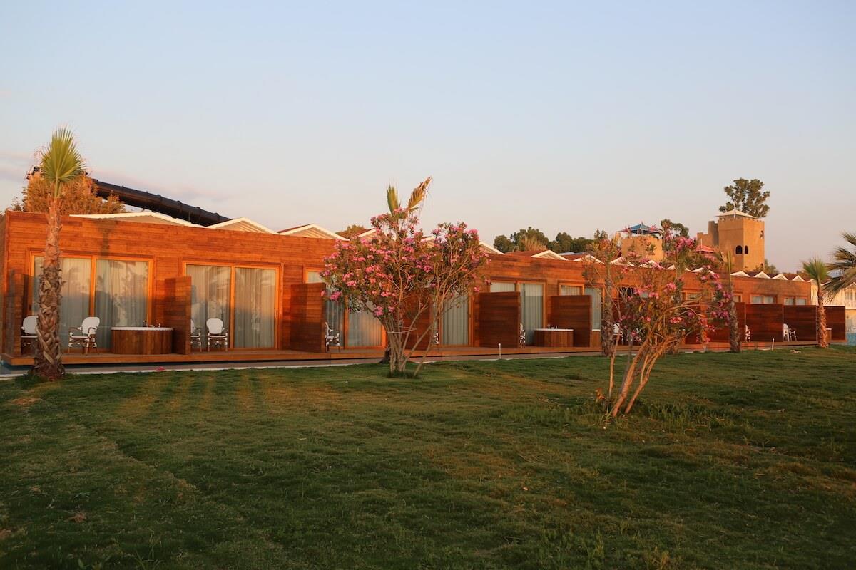 Risus Aqua Beach Resort Hotel