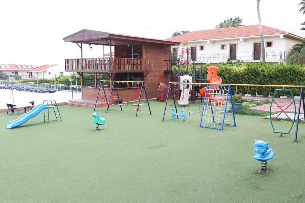 Riverside Garden Resort