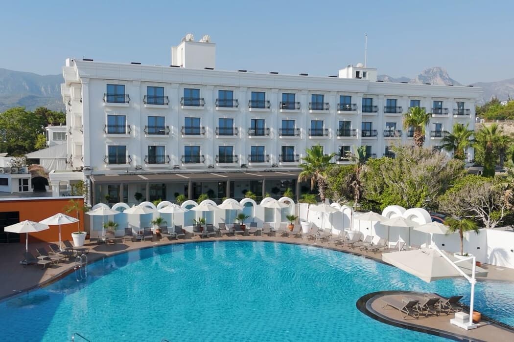 Rocks Hotel