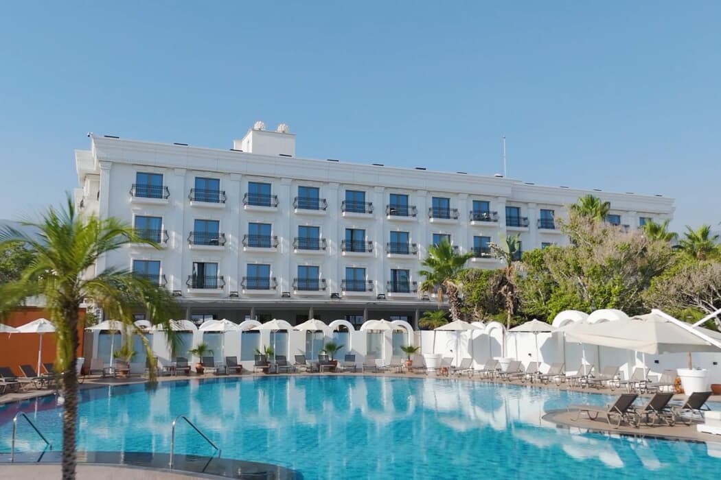 Rocks Hotel