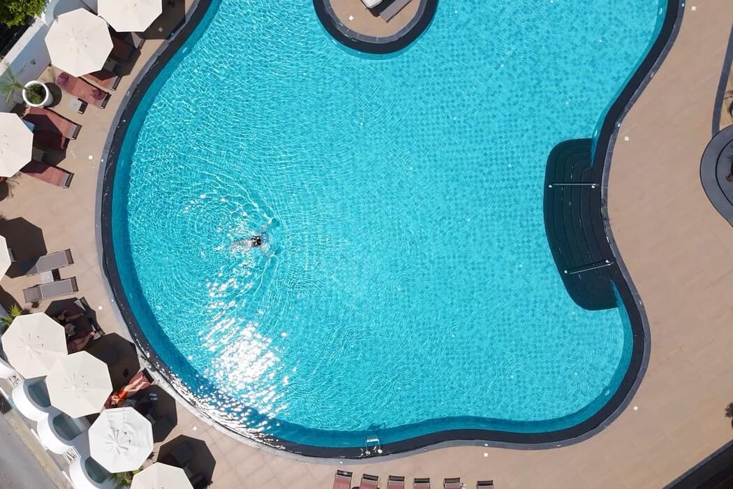 Rocks Hotel