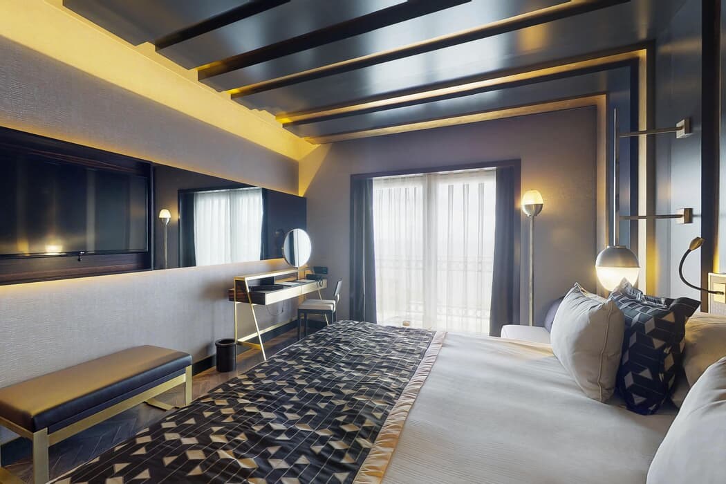 Rocks Hotel