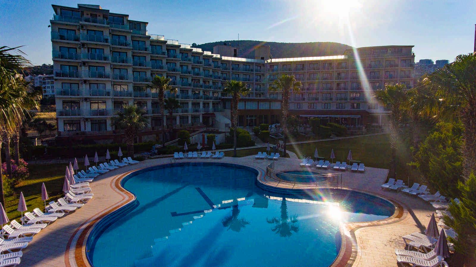 Royal Palace Kuşadası Hotel