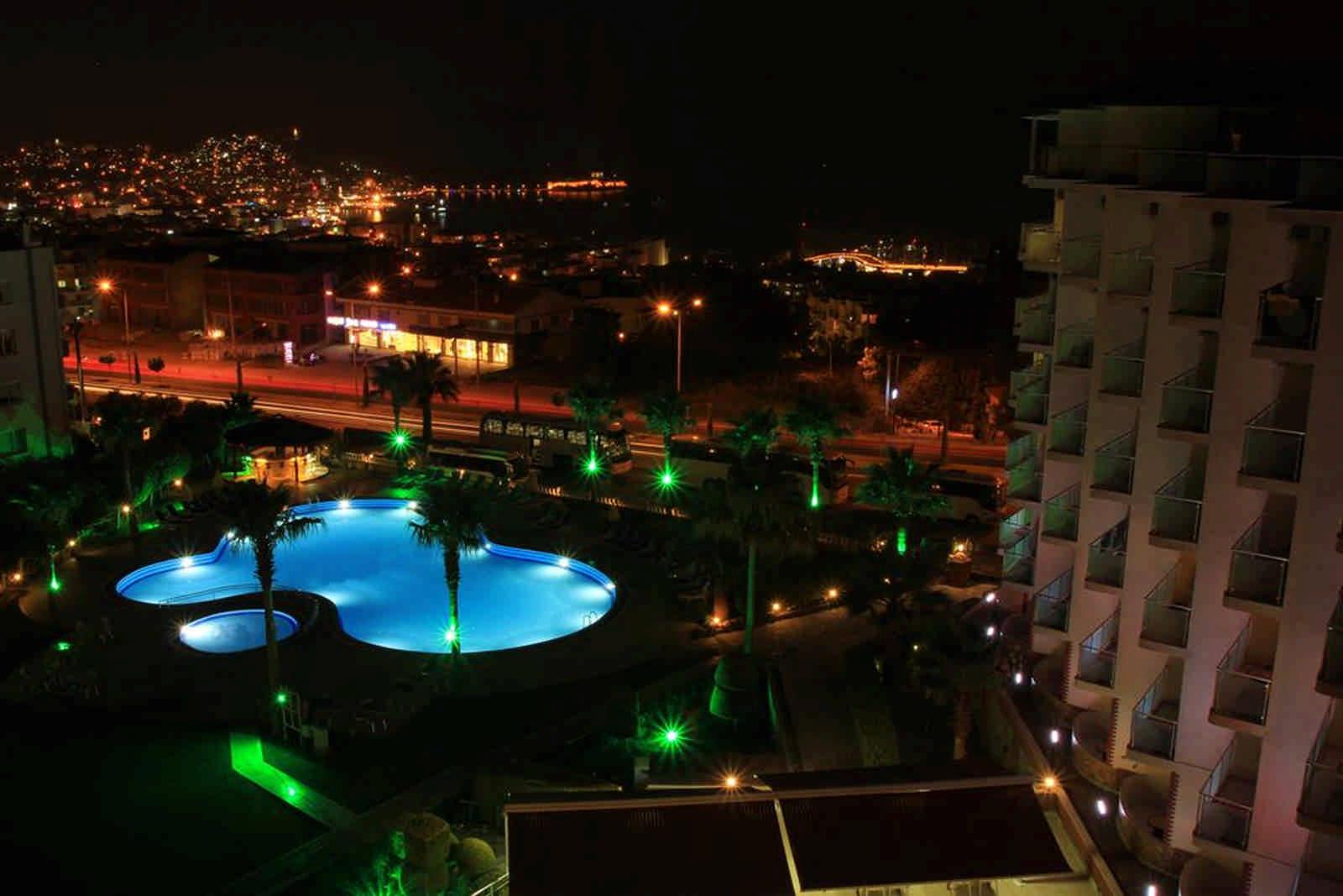 Royal Palace Kuşadası Hotel