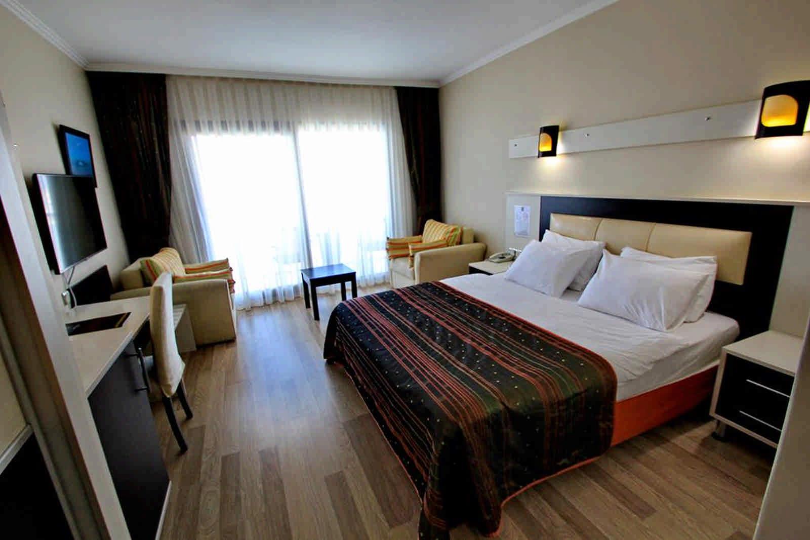 Royal Palace Kuşadası Hotel