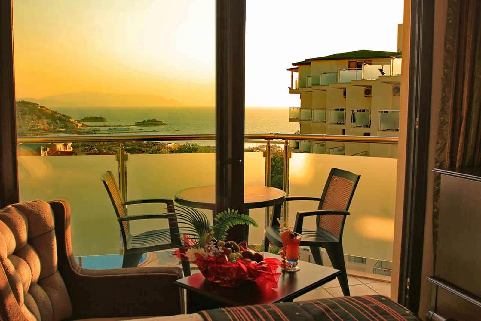 Royal Palace Kuşadası Hotel