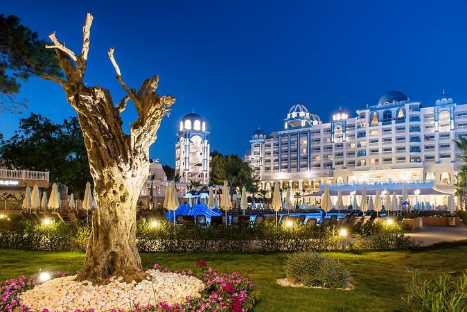 Rubi Platinum Spa Resort & Suites