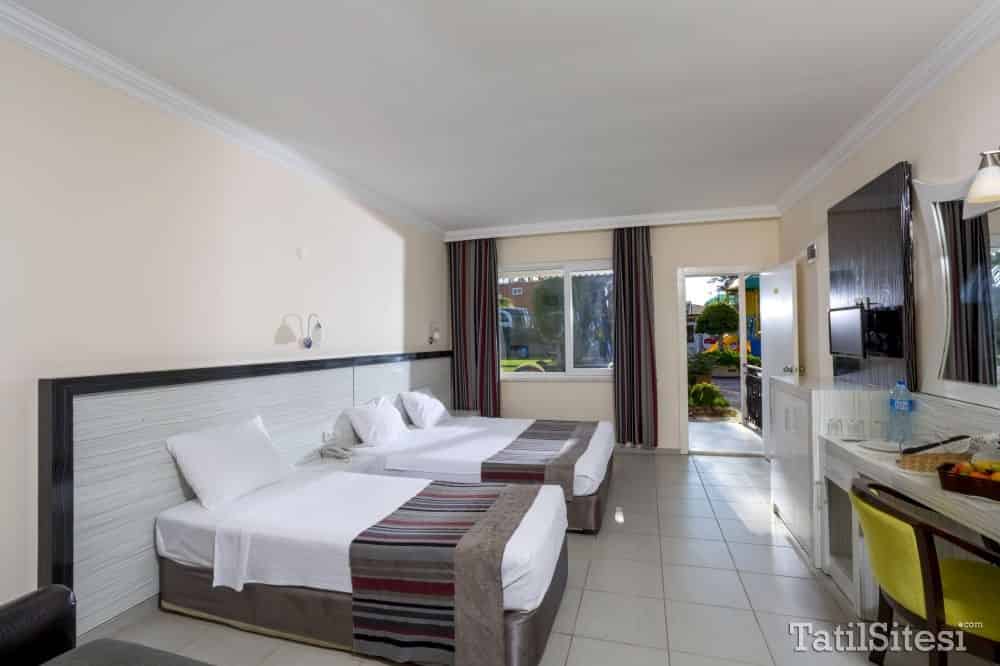 Senza Inova Beach Hotel