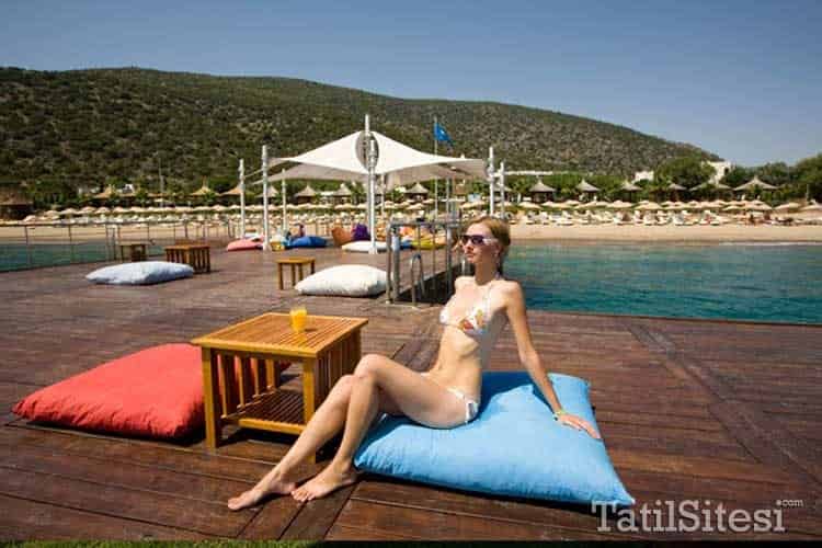 Latanya Beach Resort Hotel