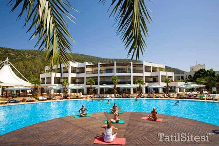 Latanya Beach Resort Hotel
