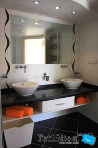 Nicholas Heights Deluxe Suite Hotel 